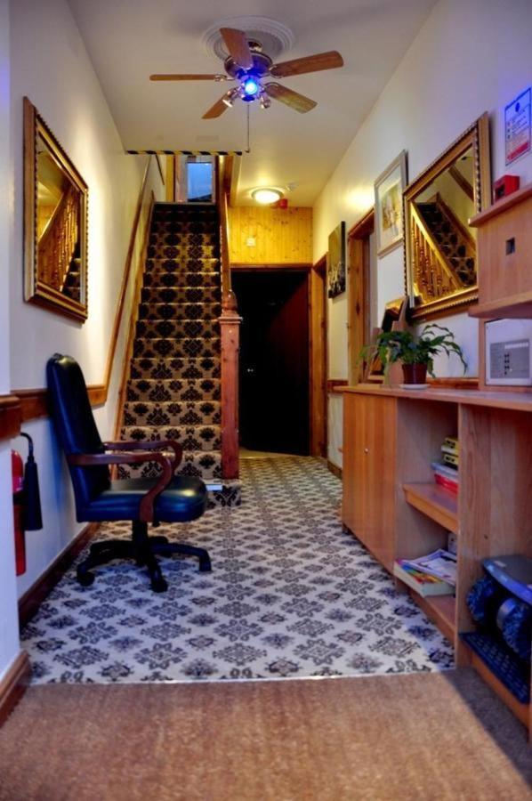 Acorn Lodge Hotel Gatwick & Parking هورلي المظهر الخارجي الصورة