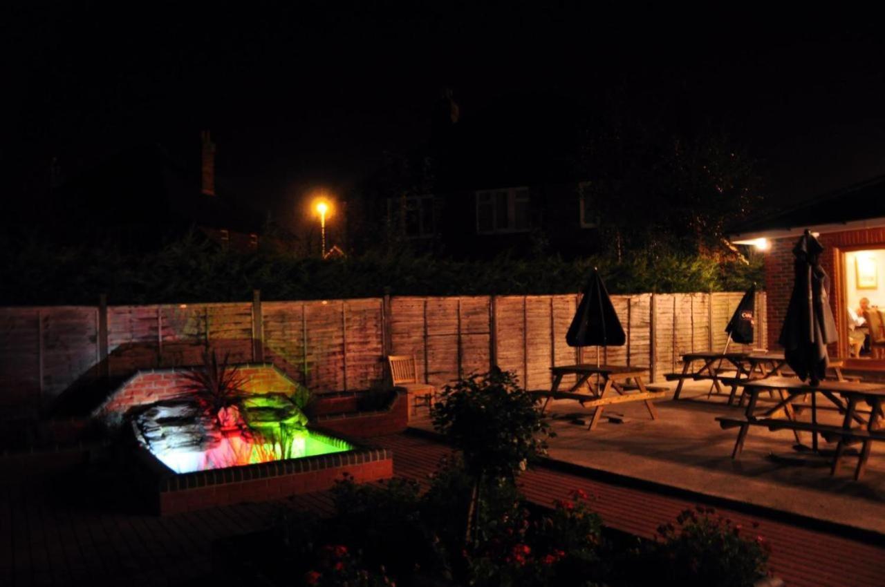 Acorn Lodge Hotel Gatwick & Parking هورلي المظهر الخارجي الصورة