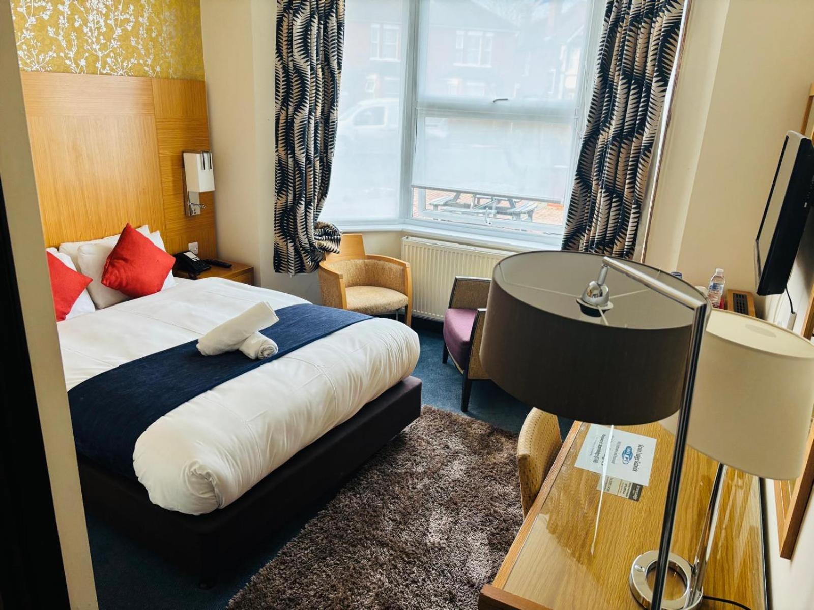 Acorn Lodge Hotel Gatwick & Parking هورلي المظهر الخارجي الصورة
