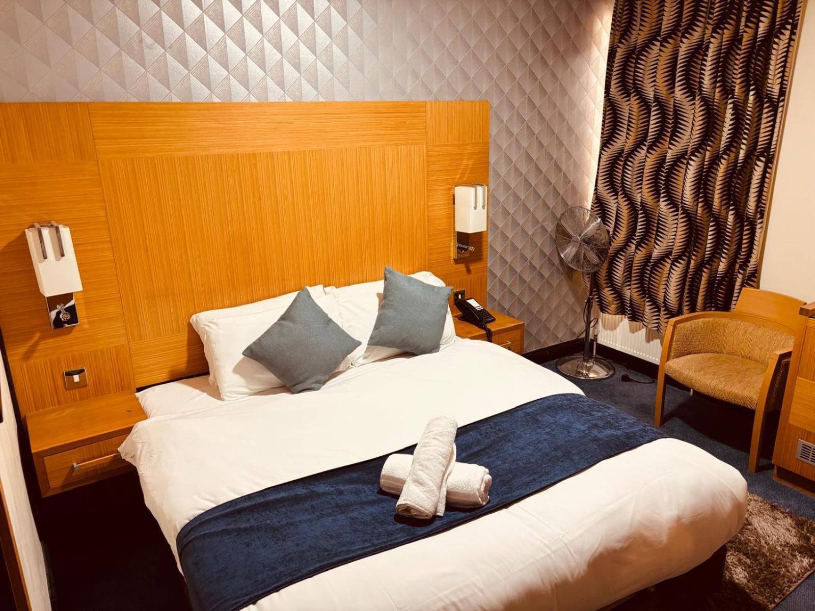 Acorn Lodge Hotel Gatwick & Parking هورلي المظهر الخارجي الصورة
