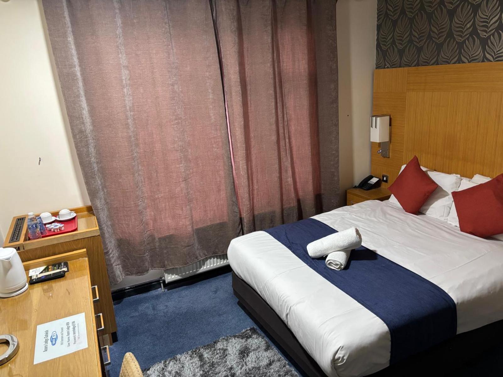 Acorn Lodge Hotel Gatwick & Parking هورلي المظهر الخارجي الصورة