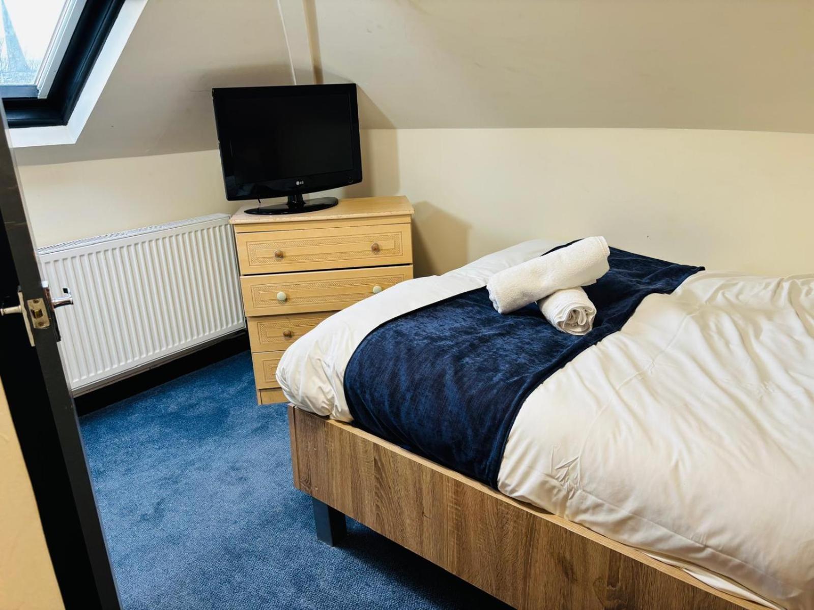 Acorn Lodge Hotel Gatwick & Parking هورلي المظهر الخارجي الصورة
