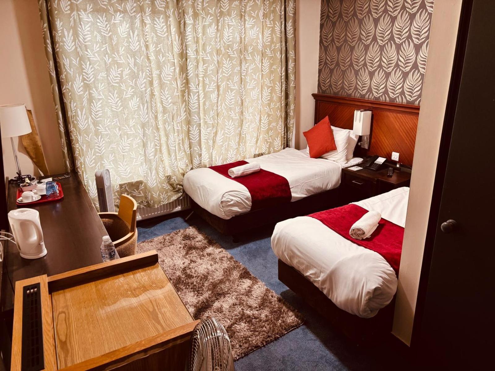Acorn Lodge Hotel Gatwick & Parking هورلي المظهر الخارجي الصورة