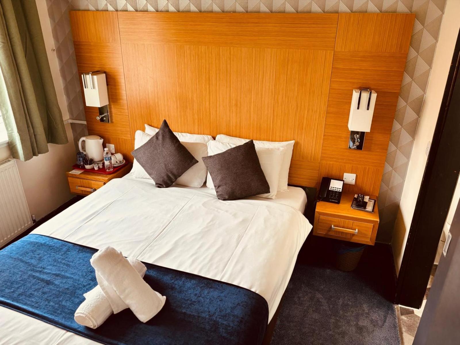Acorn Lodge Hotel Gatwick & Parking هورلي المظهر الخارجي الصورة
