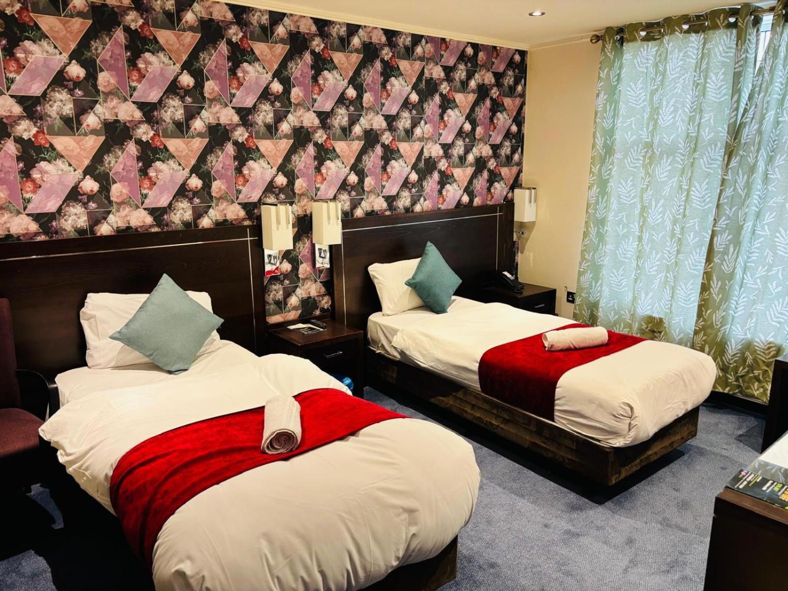 Acorn Lodge Hotel Gatwick & Parking هورلي المظهر الخارجي الصورة