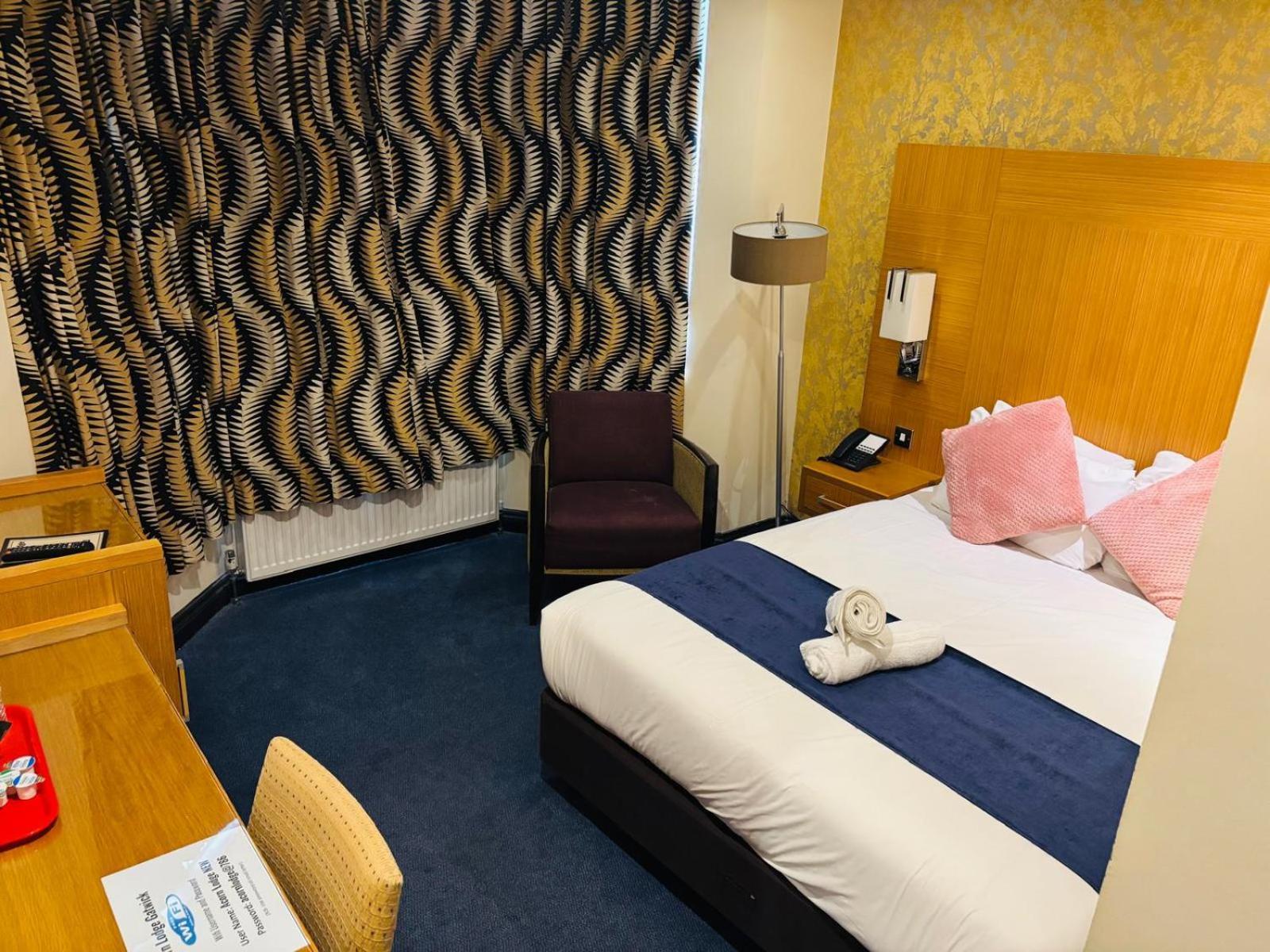 Acorn Lodge Hotel Gatwick & Parking هورلي المظهر الخارجي الصورة